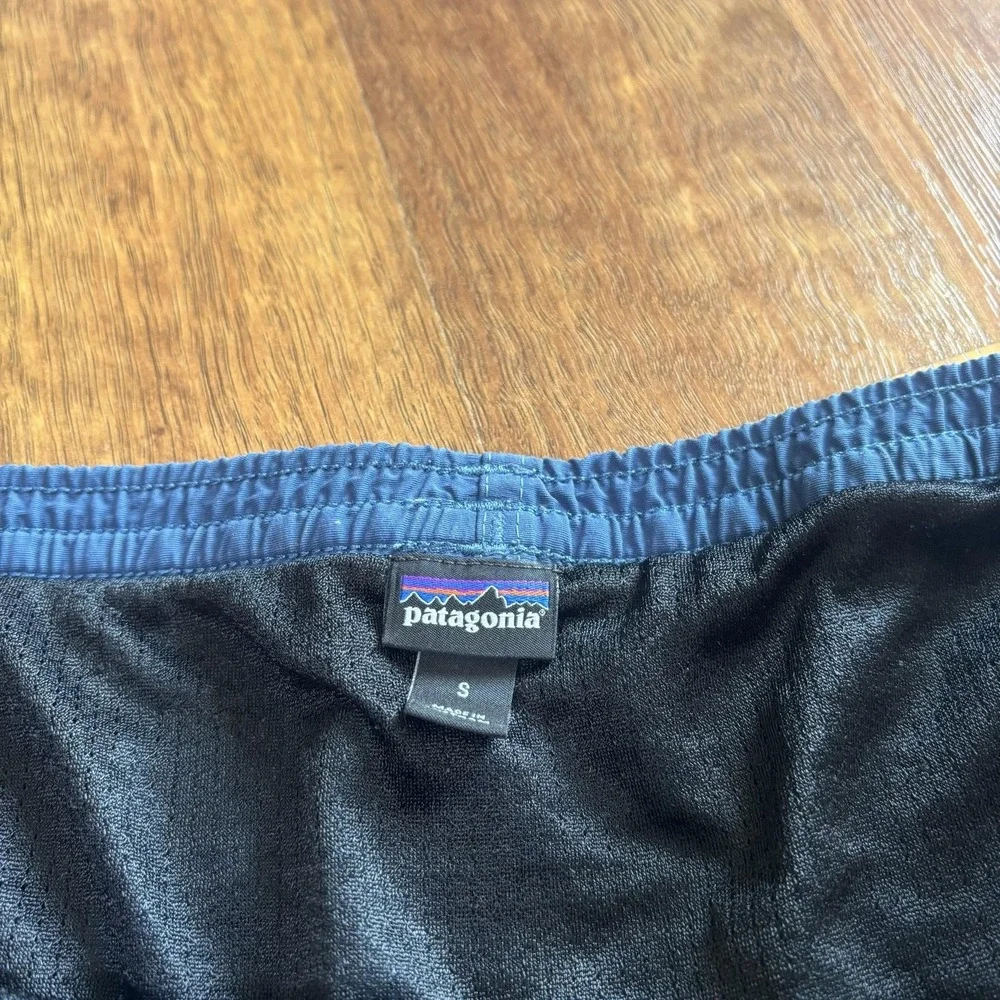 Patagonia Shorts Mens Small Blue Baggies Swim Trunks Mesh Lined Quick Dry
